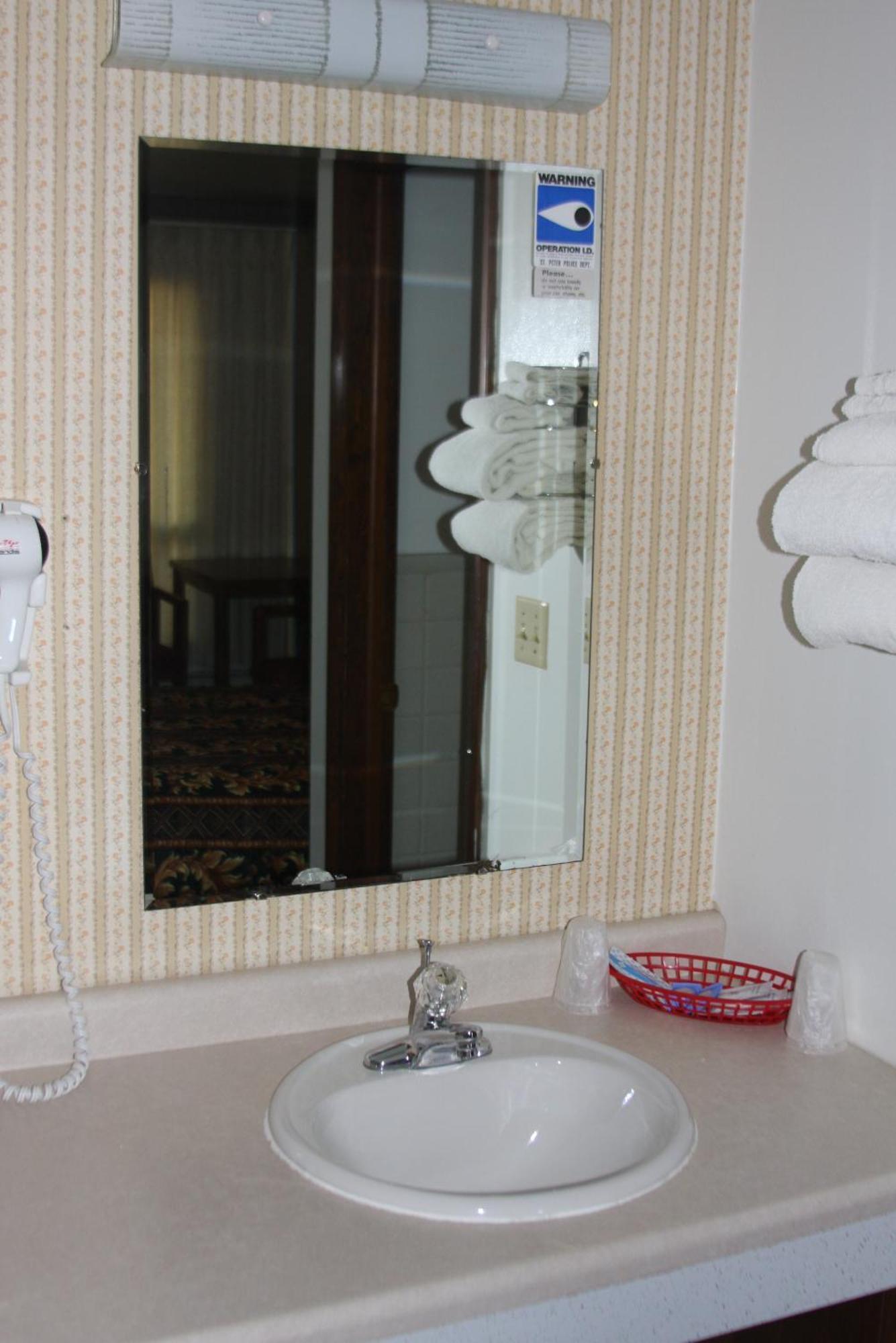 Viking Jr. Motel Saint Peter Екстериор снимка