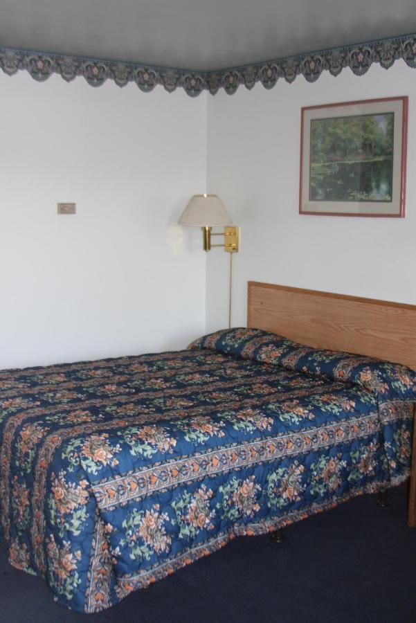 Viking Jr. Motel Saint Peter Екстериор снимка